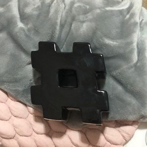 A decor black hashtag sign